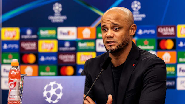 SY225C中型液压挖掘机